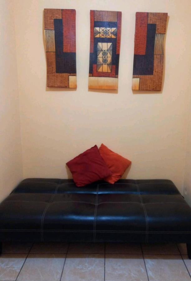 Casa Vicky Alojamiento Para Vacaciones Y Tramites Consulares ซิวดัด ฮัวเรซ ภายนอก รูปภาพ